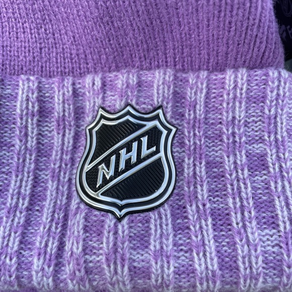 Detroit Red Wings Fanatics  Beanie “Hockey Fights Cancer” Retails For $45 - Picture 5 of 9